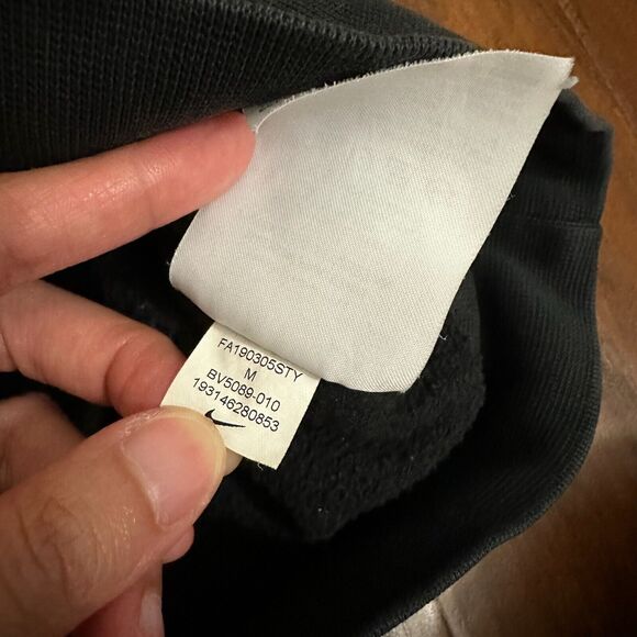 NIKE Classic "Just Do It" Big Logo Crewneck Pullover Sweatshirt Black - Picture 8 of 9